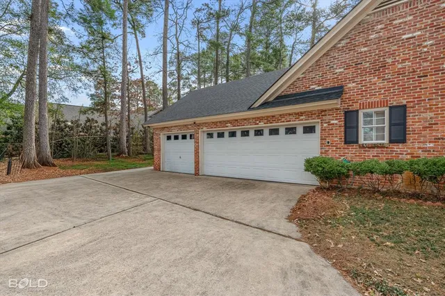 $675,000 | 8621 East Wilderness Way, Shreveport, LA 71106