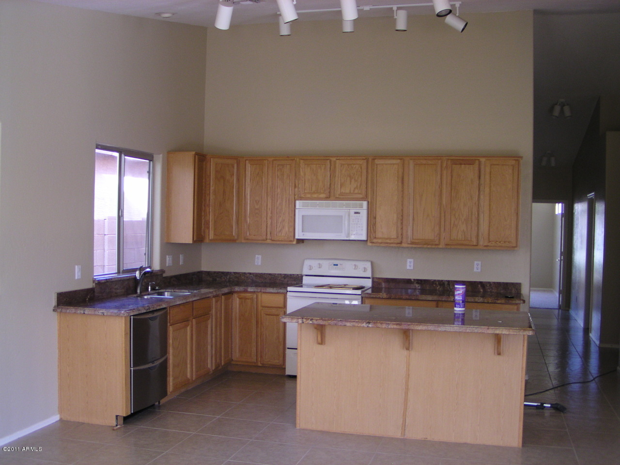 1887 East Appaloosa Road Gilbert, AZ 85296 - Photo 13 of 16 KITCHEN