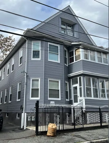 $2,200 | 112 Saratoga Street, Unit 1, Lawrence, MA 01841