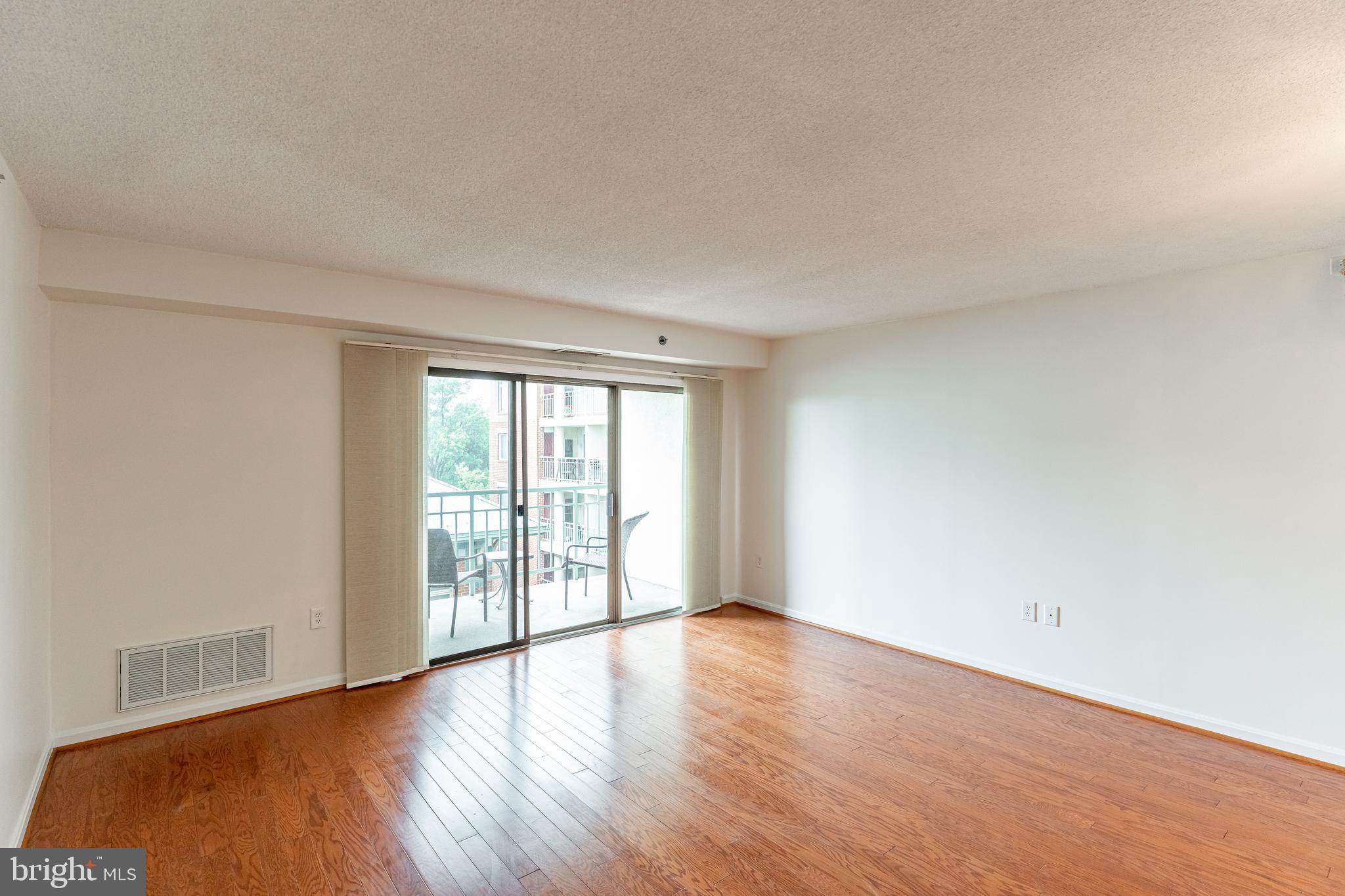 545 East Braddock Road, Unit 404 Alexandria, VA 22314 - Photo 11 of 36