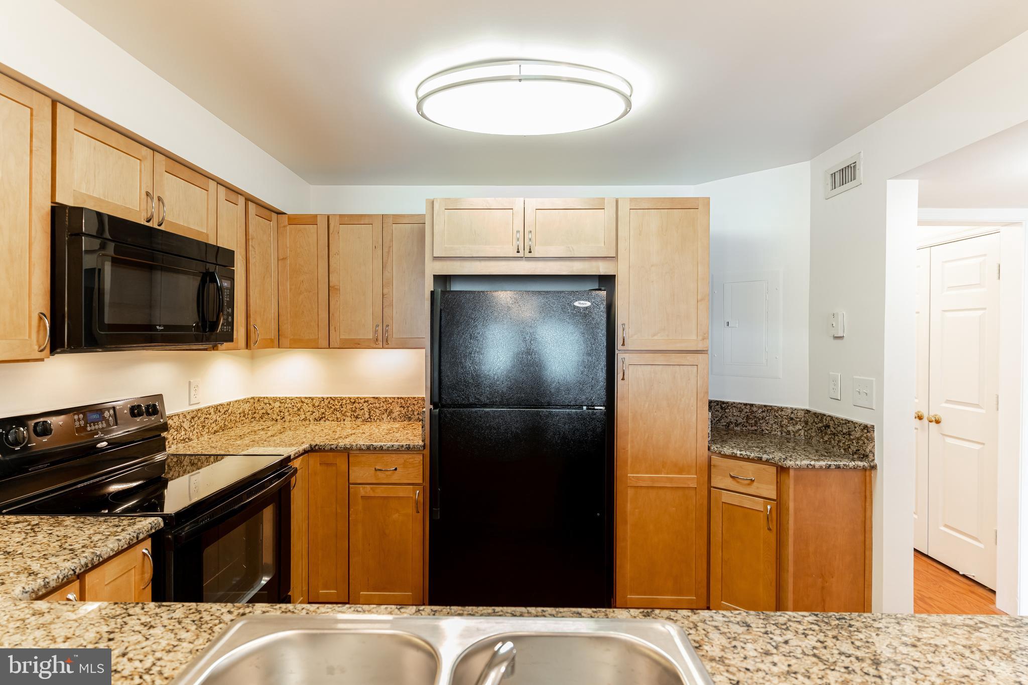 545 East Braddock Road, Unit 404 Alexandria, VA 22314 - Photo 4 of 36