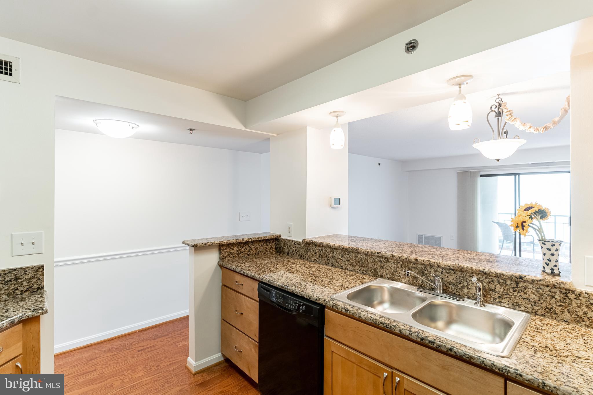 545 East Braddock Road, Unit 404 Alexandria, VA 22314 - Photo 5 of 36