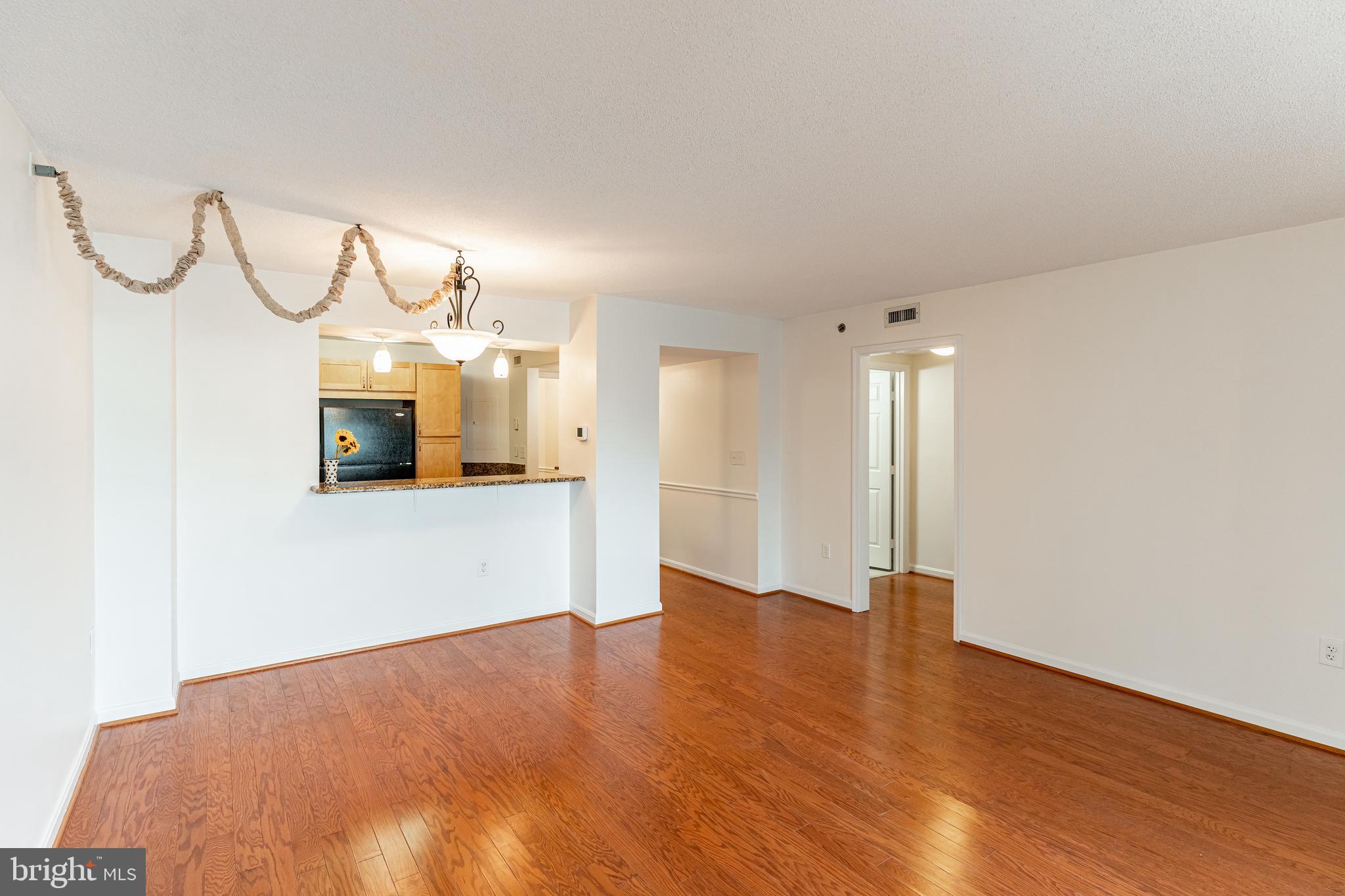 545 East Braddock Road, Unit 404 Alexandria, VA 22314 - Photo 6 of 36