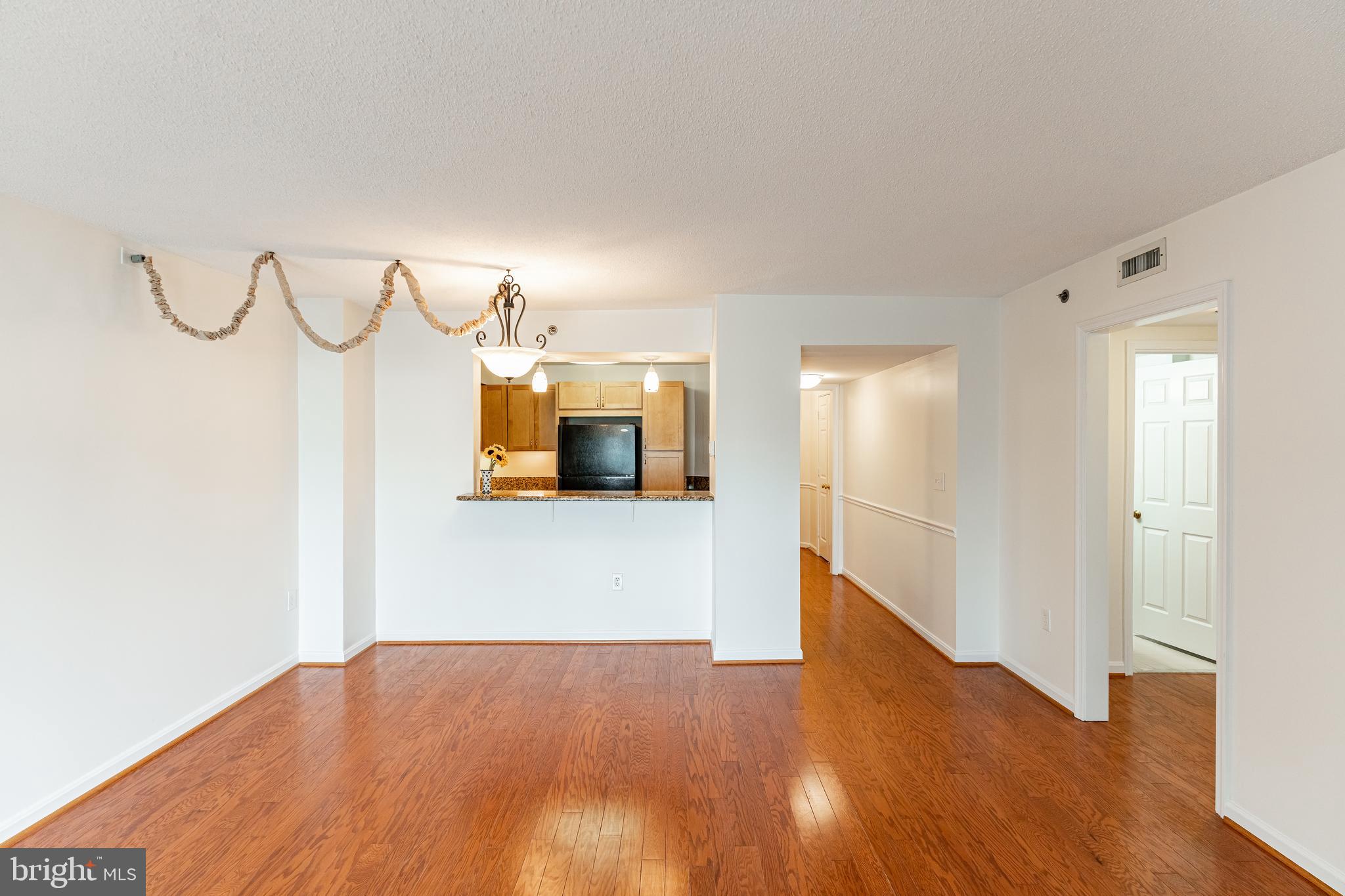 545 East Braddock Road, Unit 404 Alexandria, VA 22314 - Photo 8 of 36