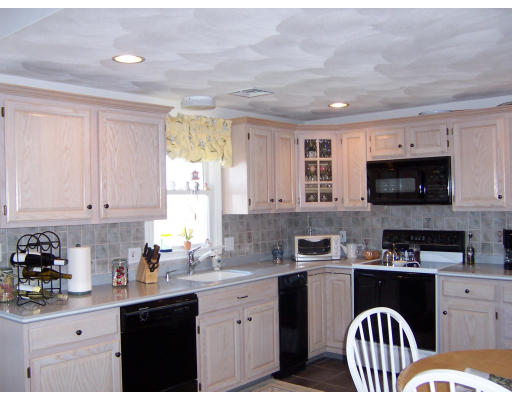 36 Nells Pond Road Lynn, MA 01904 - Photo 3 of 5 Gallery Image 3