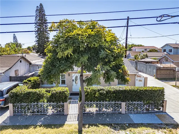 $1,100,000 | 18319 Norwalk Boulevard, Artesia, CA 90701