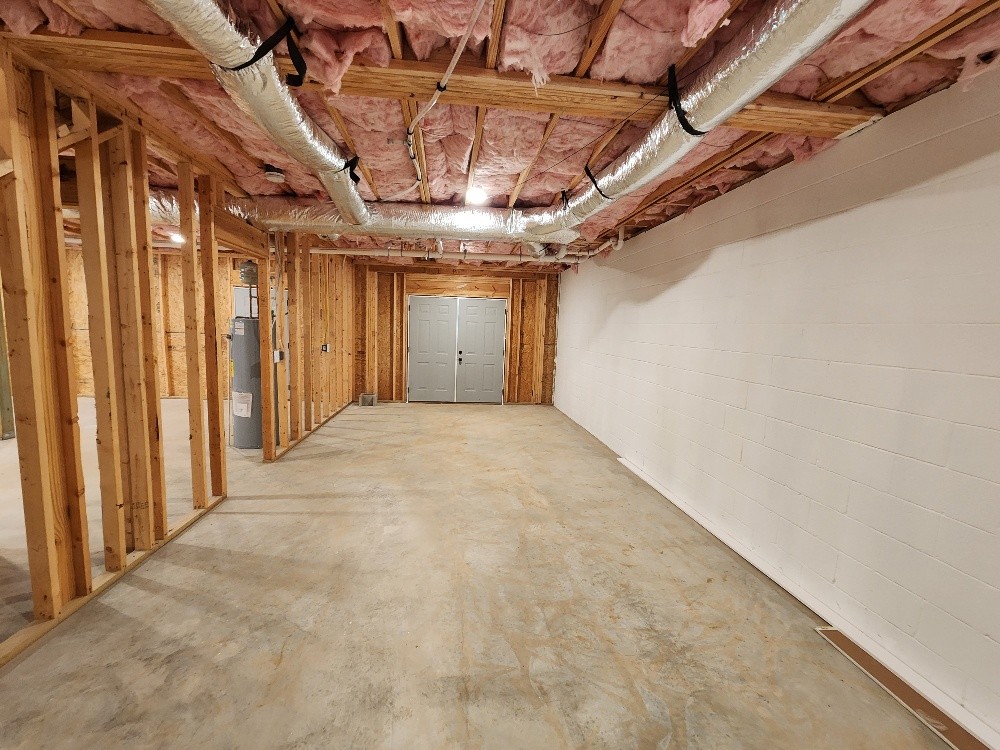 670 Armstrong Road Castalian Springs, TN 37031 - Photo 23 of 25 a view of a hallway