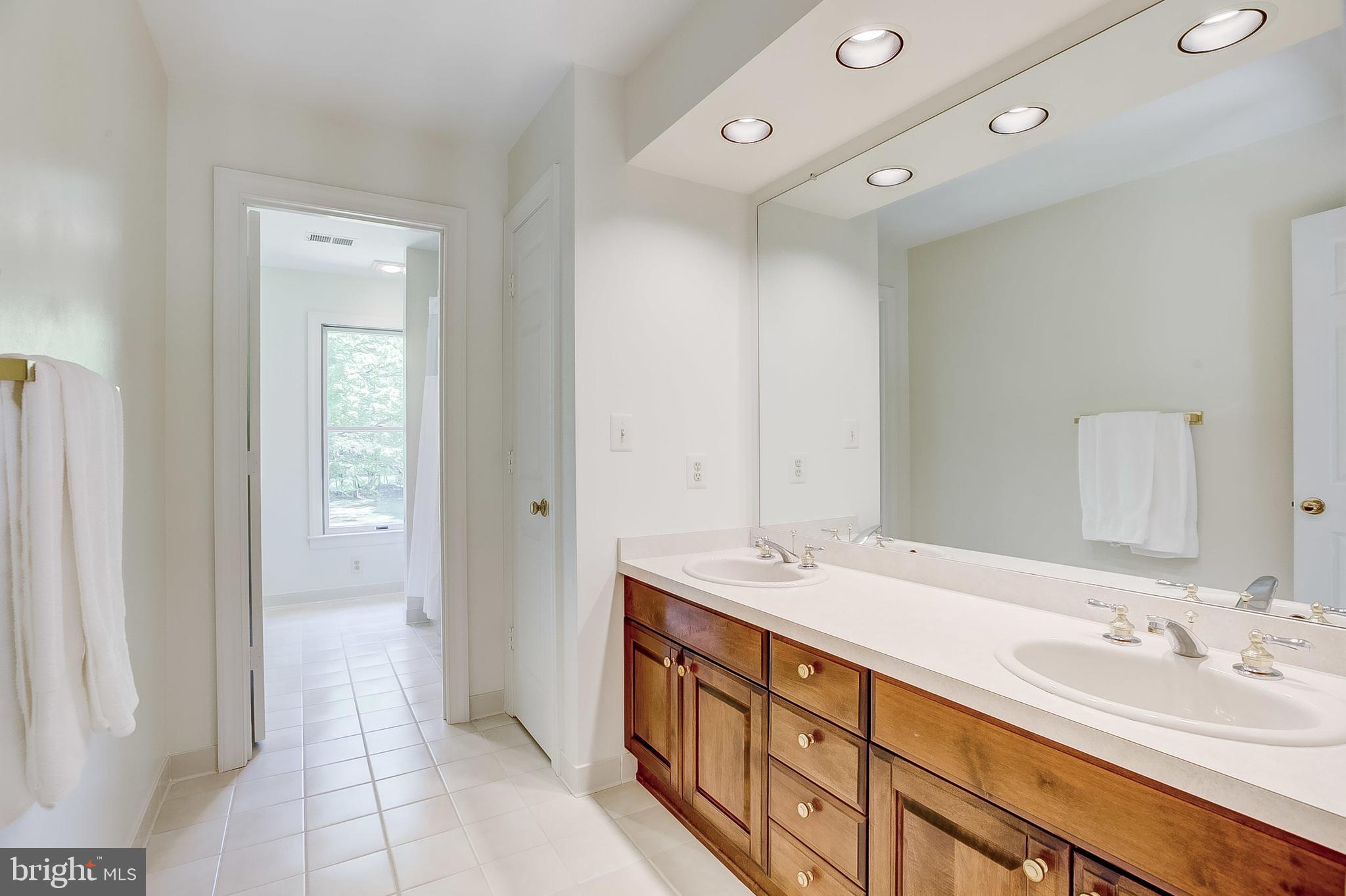 17540 Old Frederick Road Mount Airy, MD 21771 - Photo 33 of 56 Bathroom