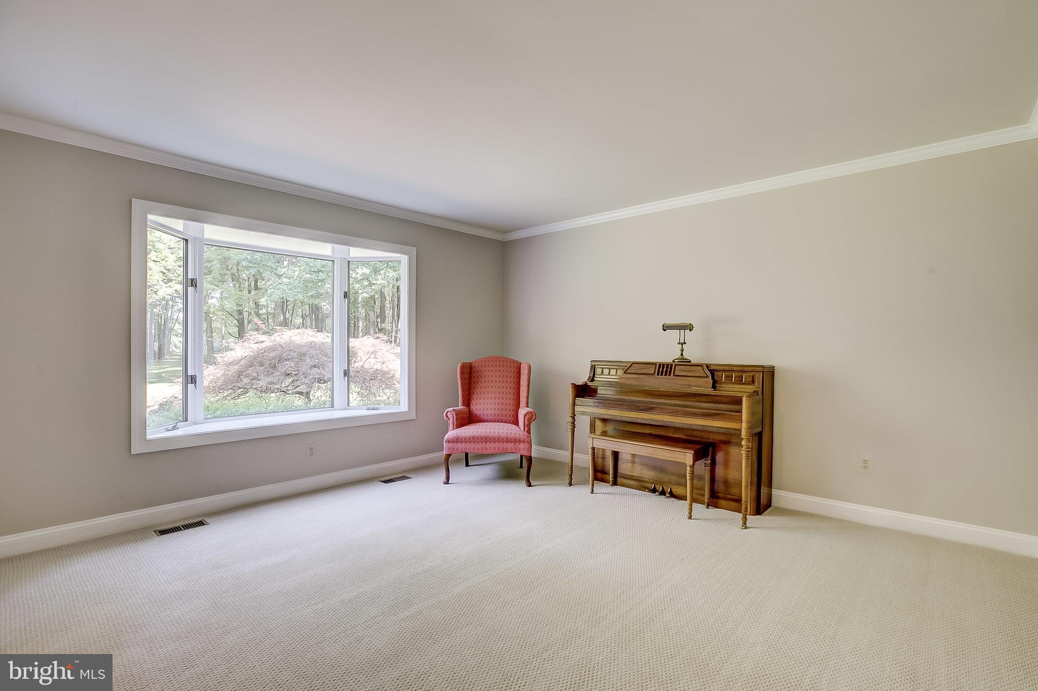 17540 Old Frederick Road Mount Airy, MD 21771 - Photo 8 of 56 Living Room