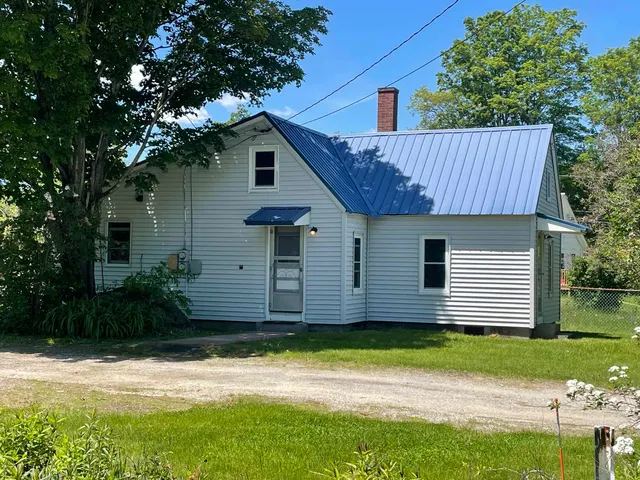 $299,900 | 10 Deering Center Road, Deering, NH 03244