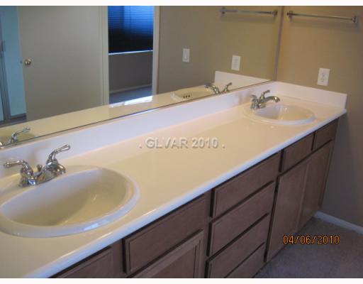 9700 Ridgebluff Avenue Las Vegas, NV 89148 - Photo 8 of 10 Master Bath/Spa.