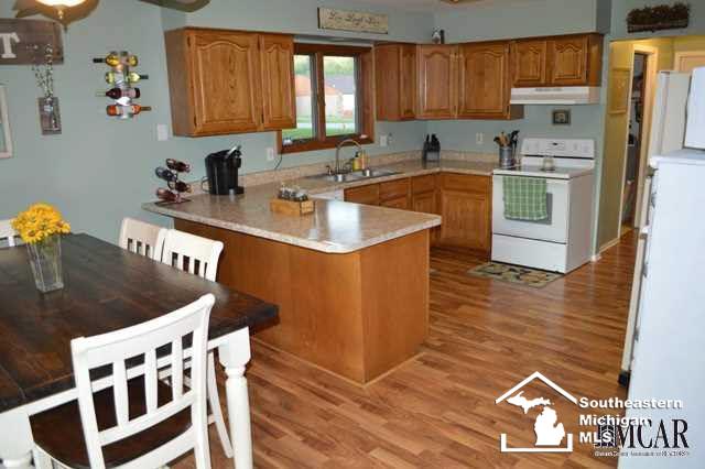 12343 Grafton Road Carleton, MI 48117 - Photo 10 of 20