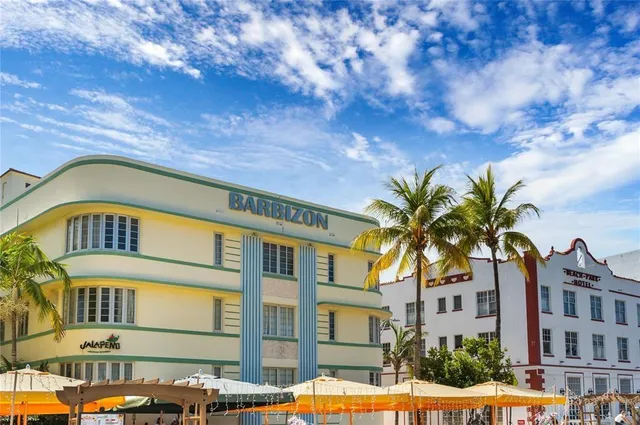 $5,200 | 530 Ocean Drive, Unit 103A/104A, Miami Beach, FL 33139