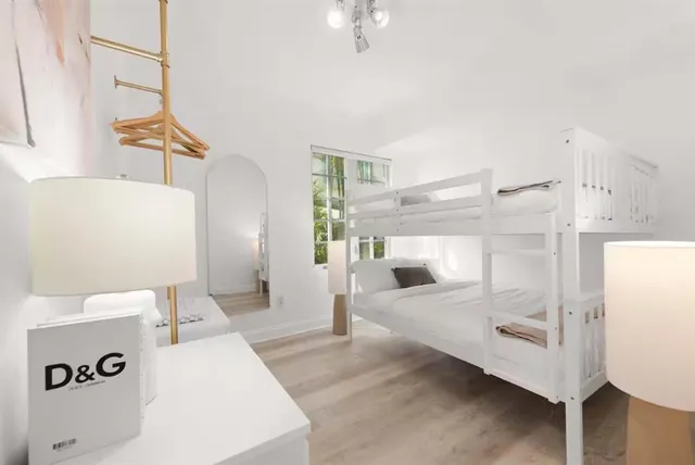 $5,200 | 530 Ocean Drive, Unit 103A/104A, Miami Beach, FL 33139