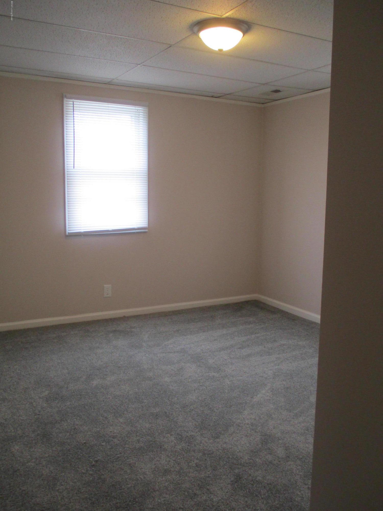 1082 West Blue Lick Road Shepherdsville, KY 40165 - Photo 20 of 28 1st bedroom 2nd floor