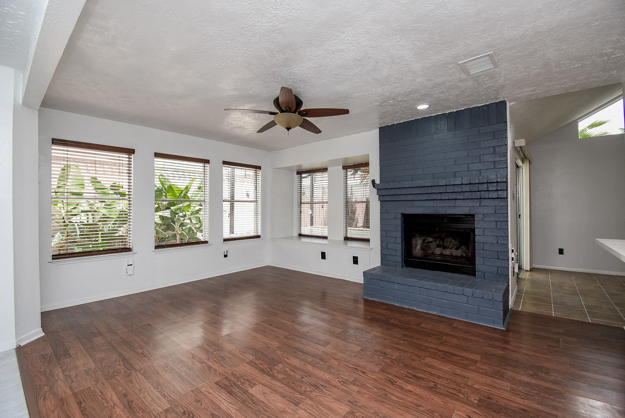 8715 Vinkins Road Houston, TX 77071 - Photo 12 of 48