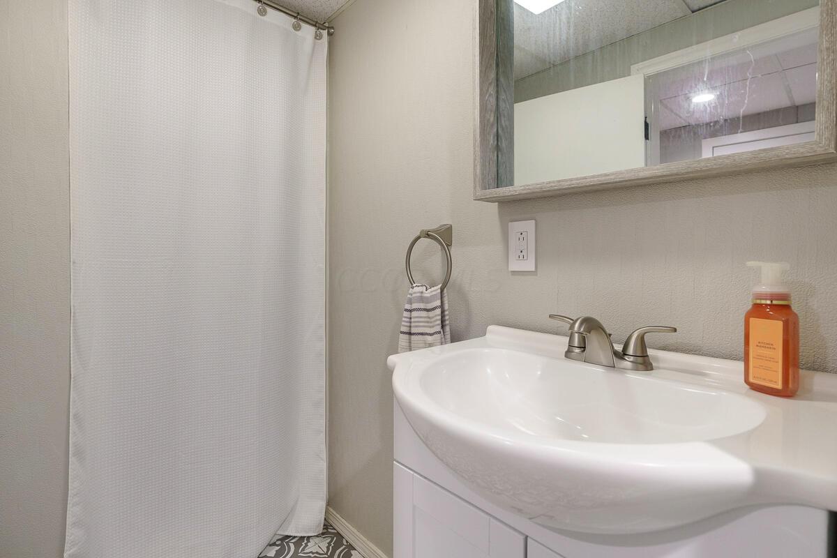 2266 Cranford Road Columbus, OH 43221 - Photo 24 of 34 2266_Cranford_Rd-11