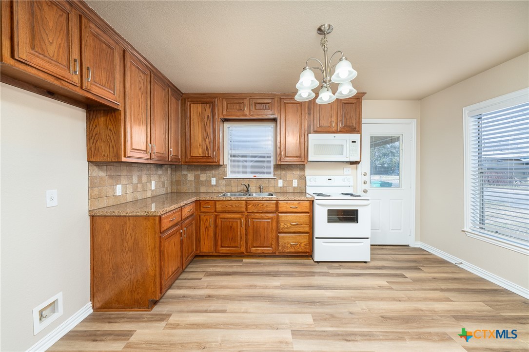 1601 Miller Street Belton, TX 76513 - Photo 2 of 23