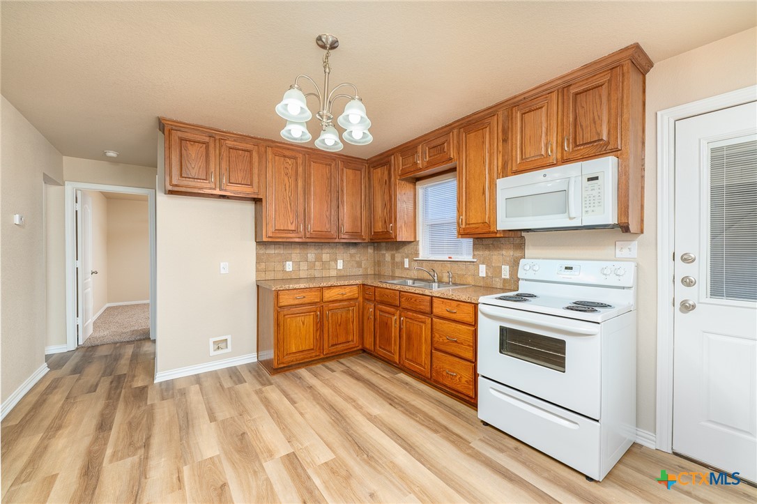 1601 Miller Street Belton, TX 76513 - Photo 3 of 23