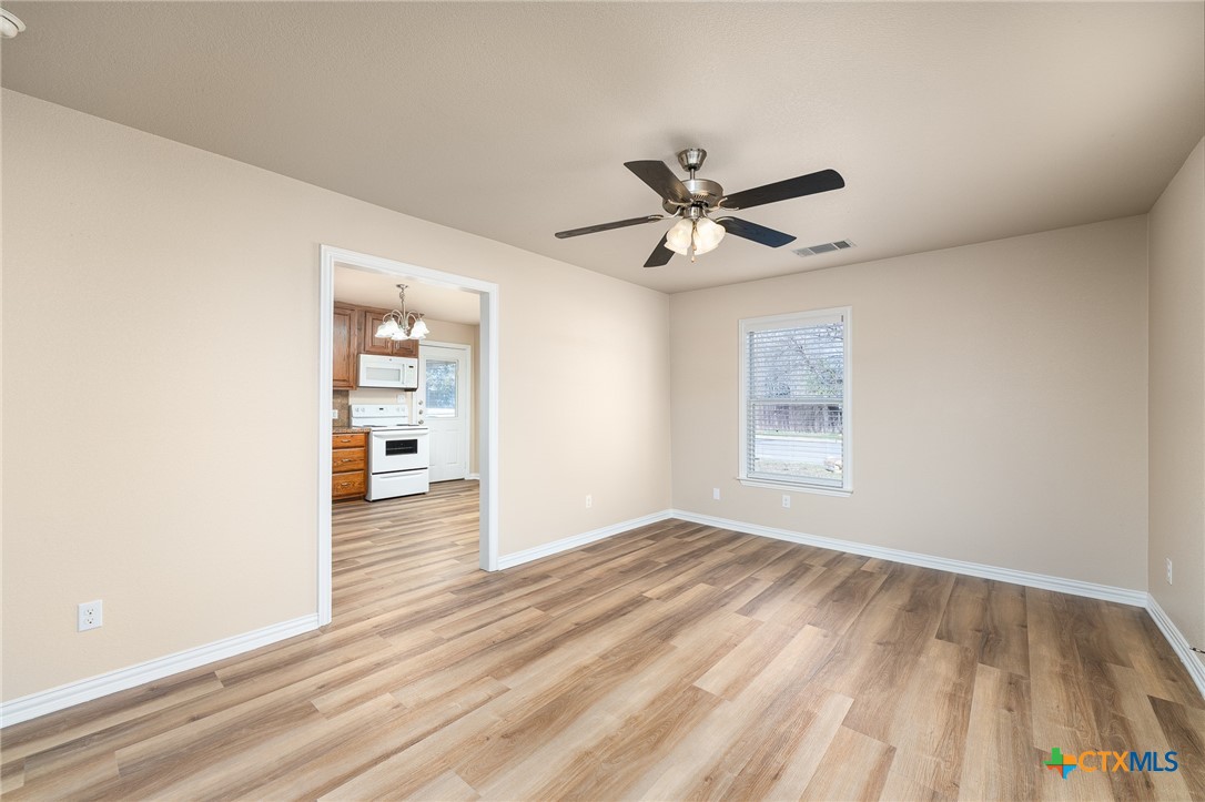 1601 Miller Street Belton, TX 76513 - Photo 8 of 23