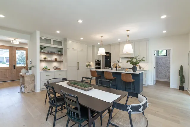 $1,475,000 | 625 Ivy Falls Avenue, Mendota Heights, MN 55118