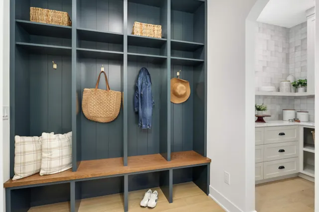 $1,475,000 | 625 Ivy Falls Avenue, Mendota Heights, MN 55118