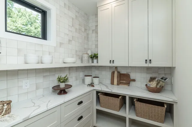 $1,475,000 | 625 Ivy Falls Avenue, Mendota Heights, MN 55118