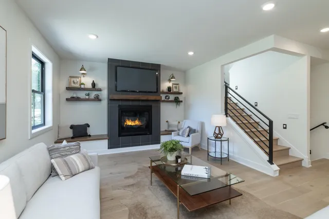 $1,475,000 | 625 Ivy Falls Avenue, Mendota Heights, MN 55118