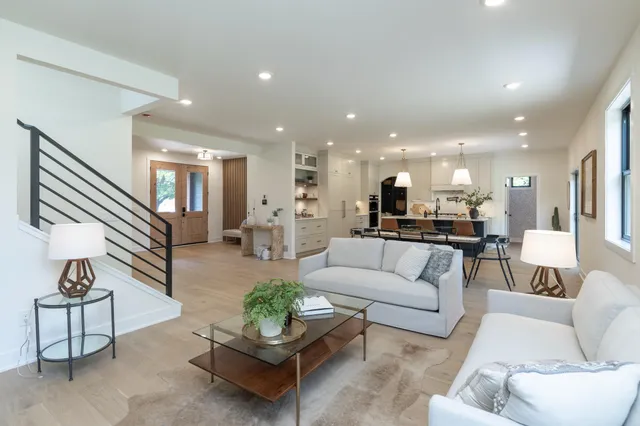 $1,475,000 | 625 Ivy Falls Avenue, Mendota Heights, MN 55118