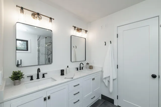 $1,475,000 | 625 Ivy Falls Avenue, Mendota Heights, MN 55118