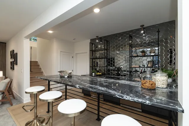 $1,475,000 | 625 Ivy Falls Avenue, Mendota Heights, MN 55118