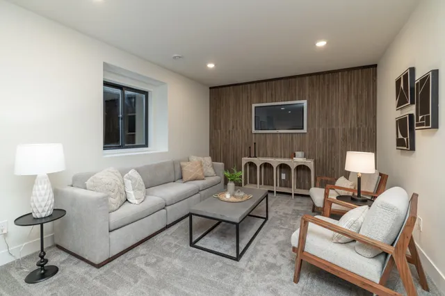 $1,475,000 | 625 Ivy Falls Avenue, Mendota Heights, MN 55118