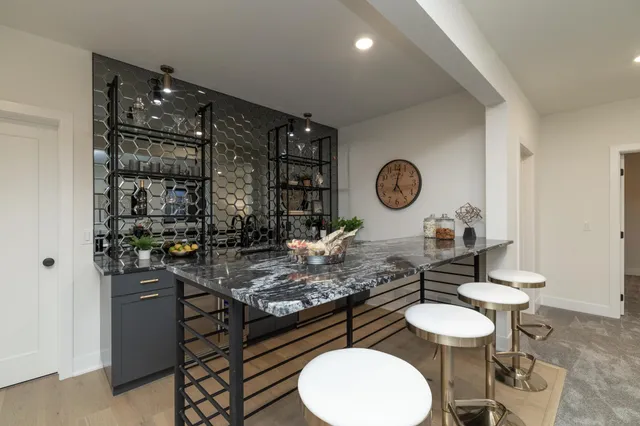 $1,475,000 | 625 Ivy Falls Avenue, Mendota Heights, MN 55118