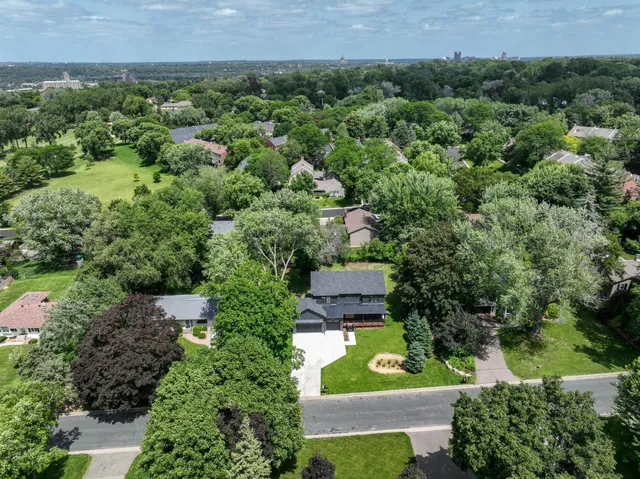 $1,475,000 | 625 Ivy Falls Avenue, Mendota Heights, MN 55118