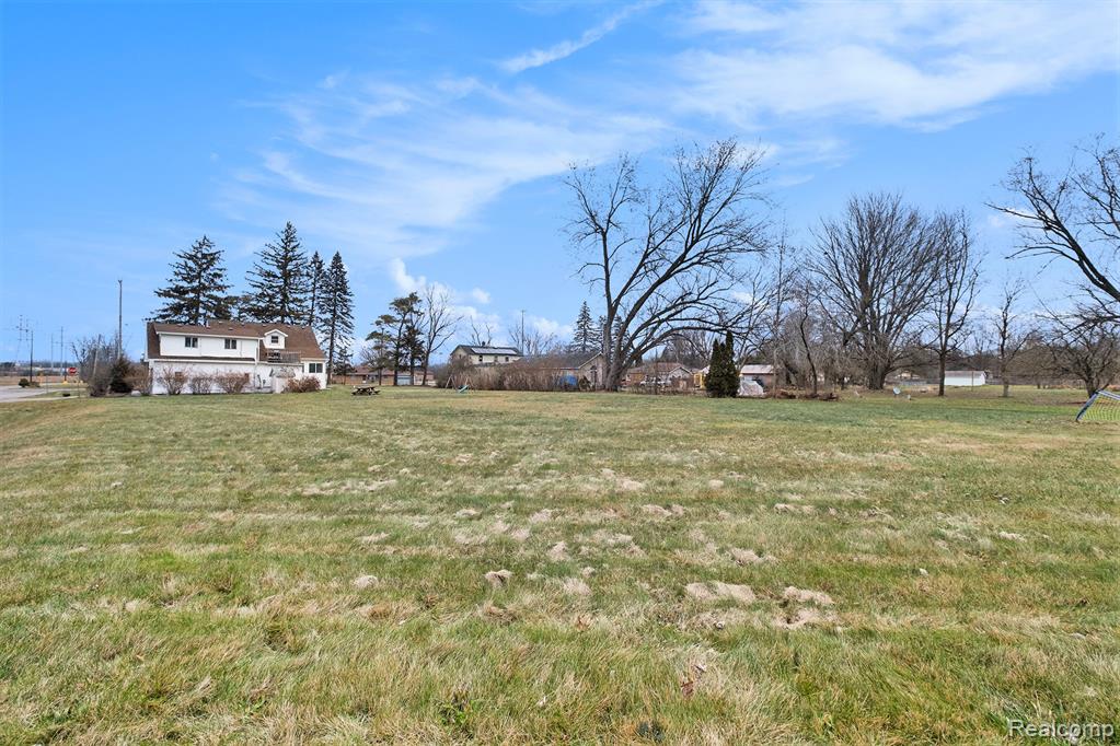 4138 Lapeer Road Burton, MI 48509 - Photo 35 of 41 Gallery Image 35