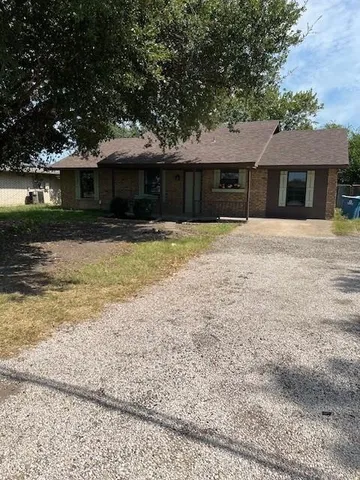 $260,000 | 427 North Dallas Street, Palmer, TX 75152