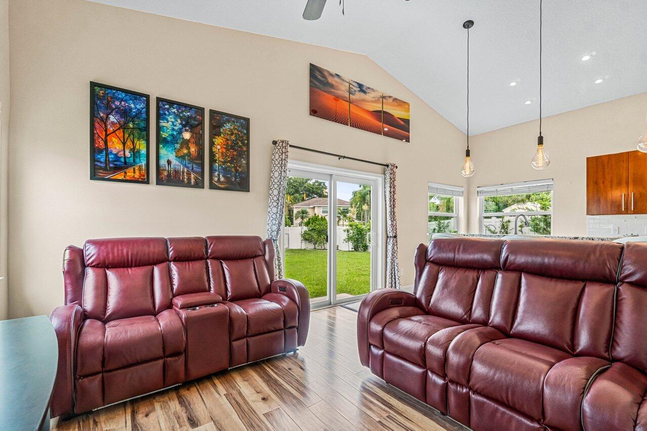 10561 Pebble Cove Lane Boca Raton, FL 33498 - Photo 14 of 36 014-10561PebbleCoveLane-BocaRaton-FL-334
