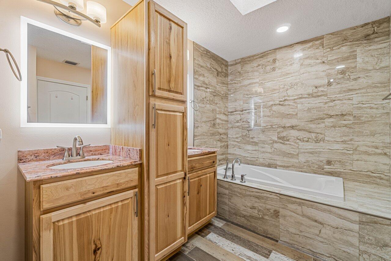 10561 Pebble Cove Lane Boca Raton, FL 33498 - Photo 24 of 36 024-10561PebbleCoveLane-BocaRaton-FL-334