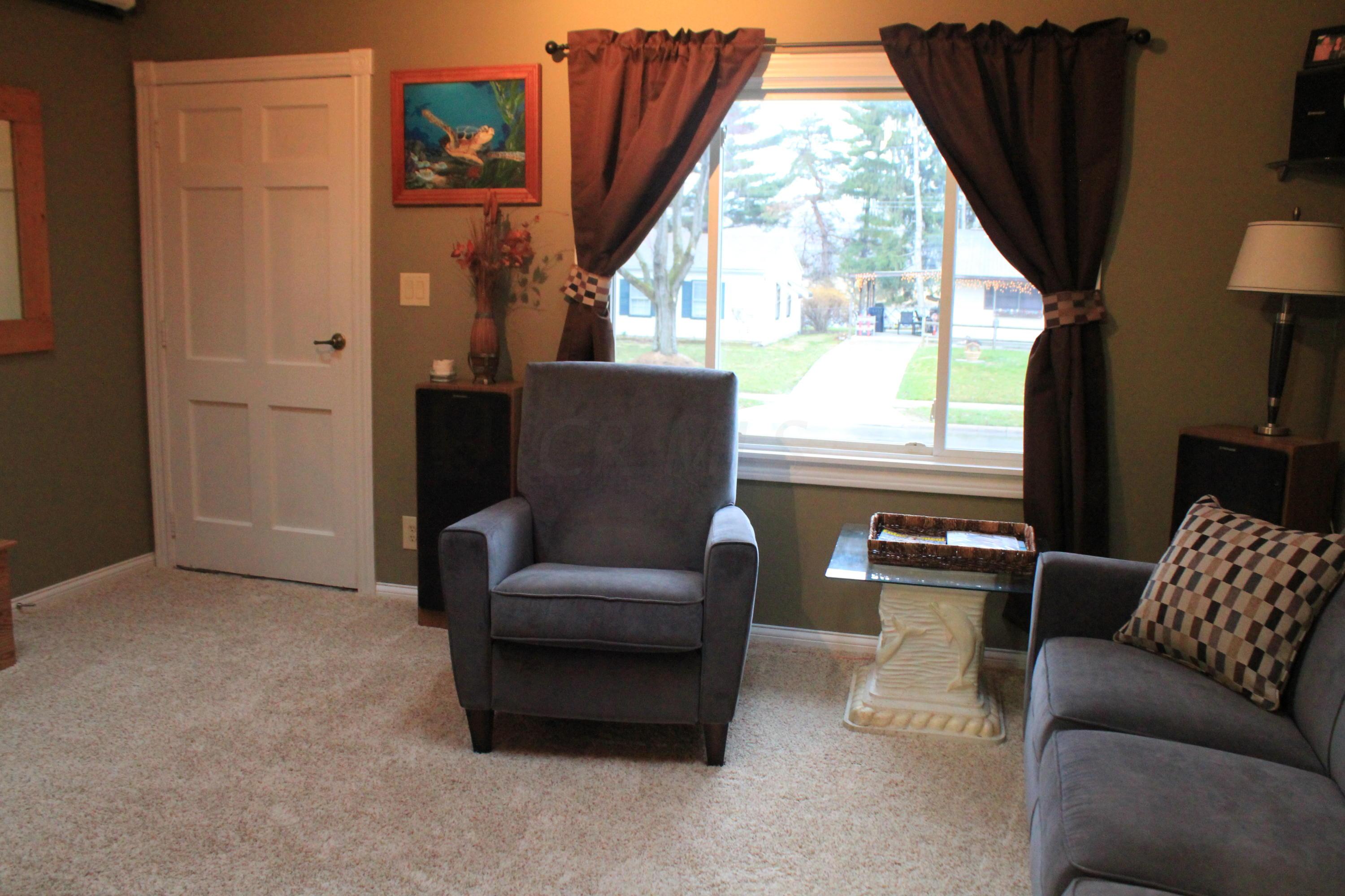 586 Ridgefield Road Newark, OH 43055 - Photo 3 of 27 Gallery Image 3