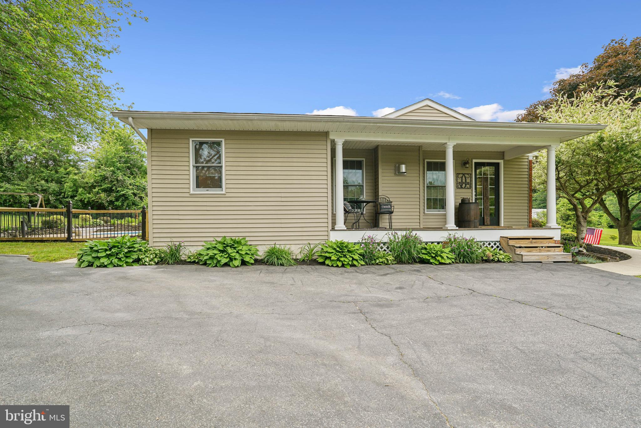 410 Star Rte Road Elkton, MD 21921 - Photo 5 of 40 front view of a house with a small yard