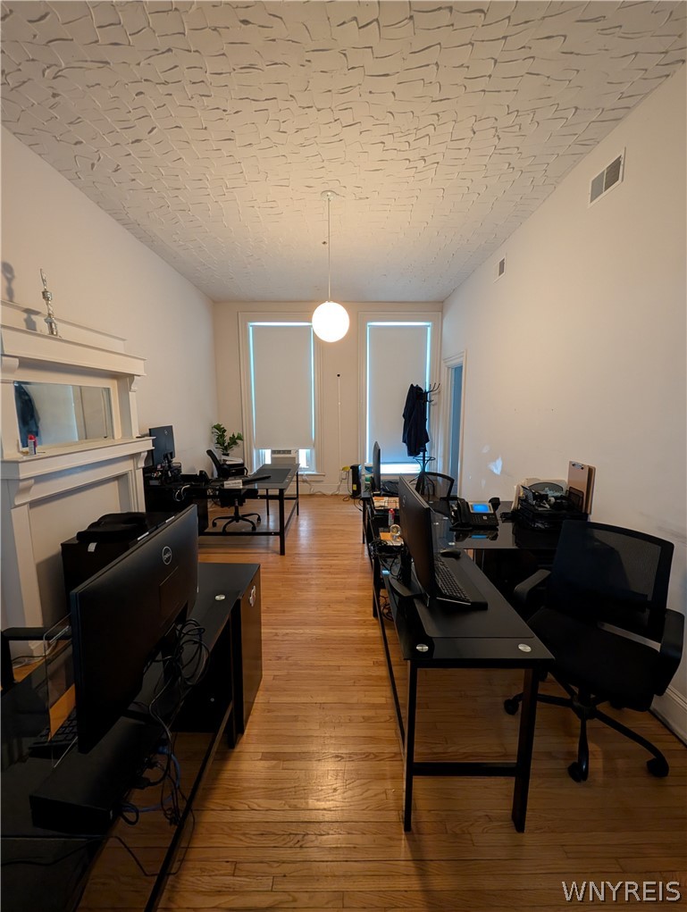 577 Niagara Street Buffalo, NY 14201 - Photo 11 of 28