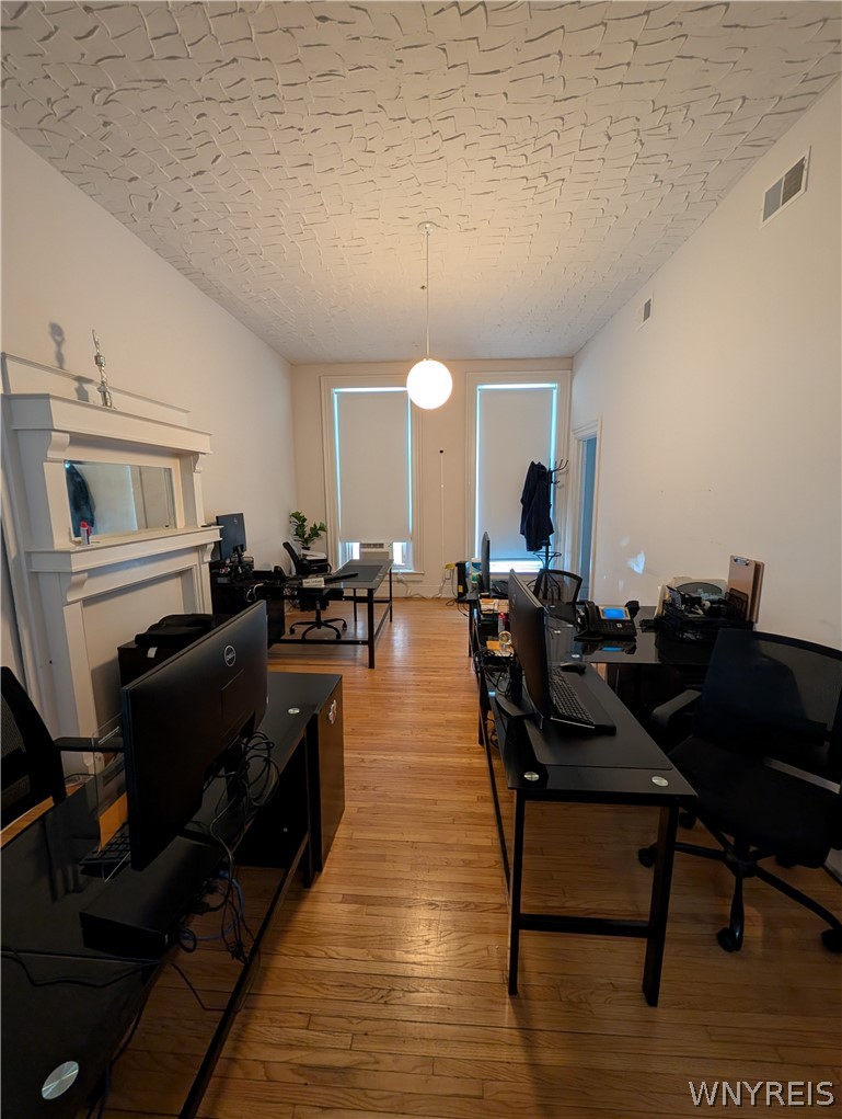 577 Niagara Street Buffalo, NY 14201 - Photo 13 of 28