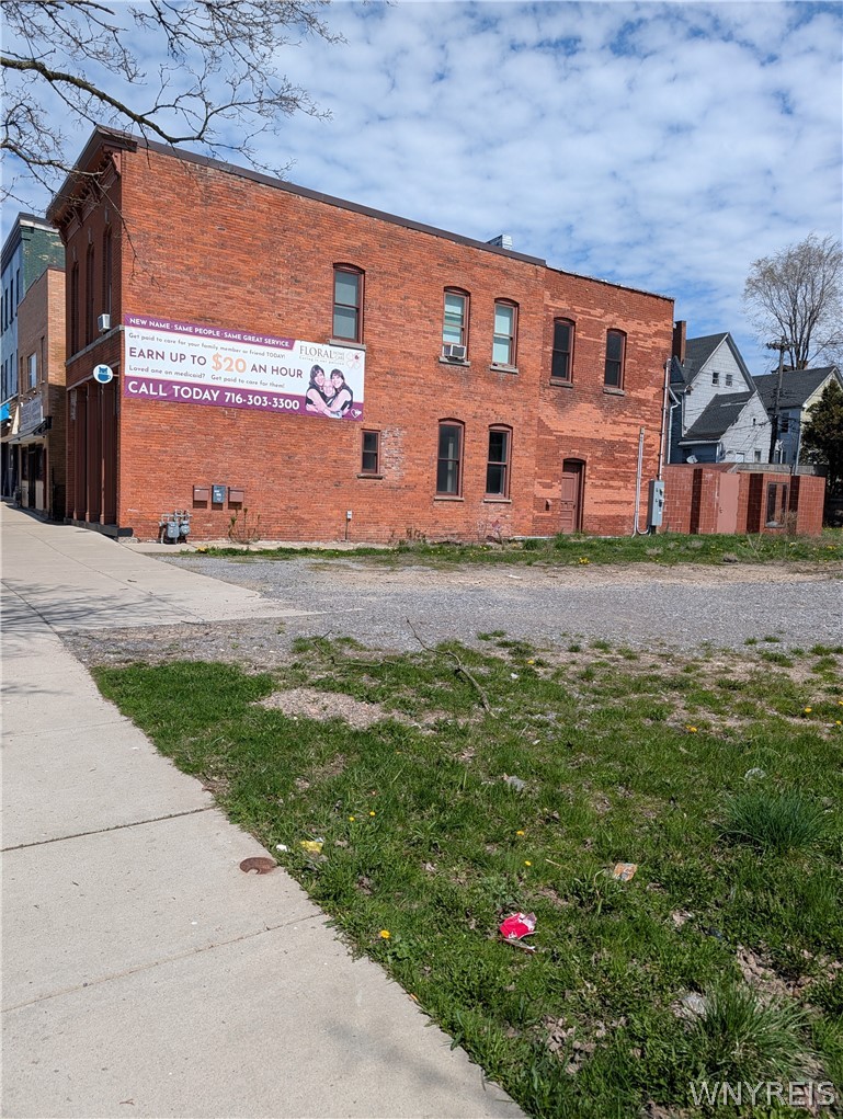 577 Niagara Street Buffalo, NY 14201 - Photo 2 of 28