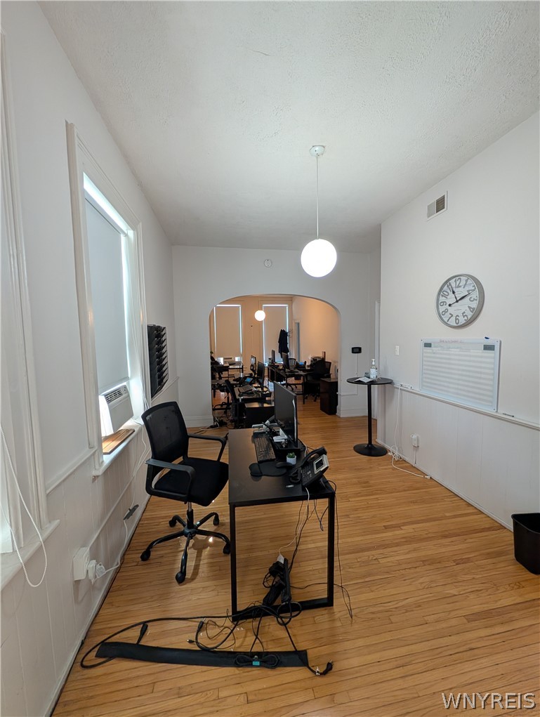 577 Niagara Street Buffalo, NY 14201 - Photo 5 of 28