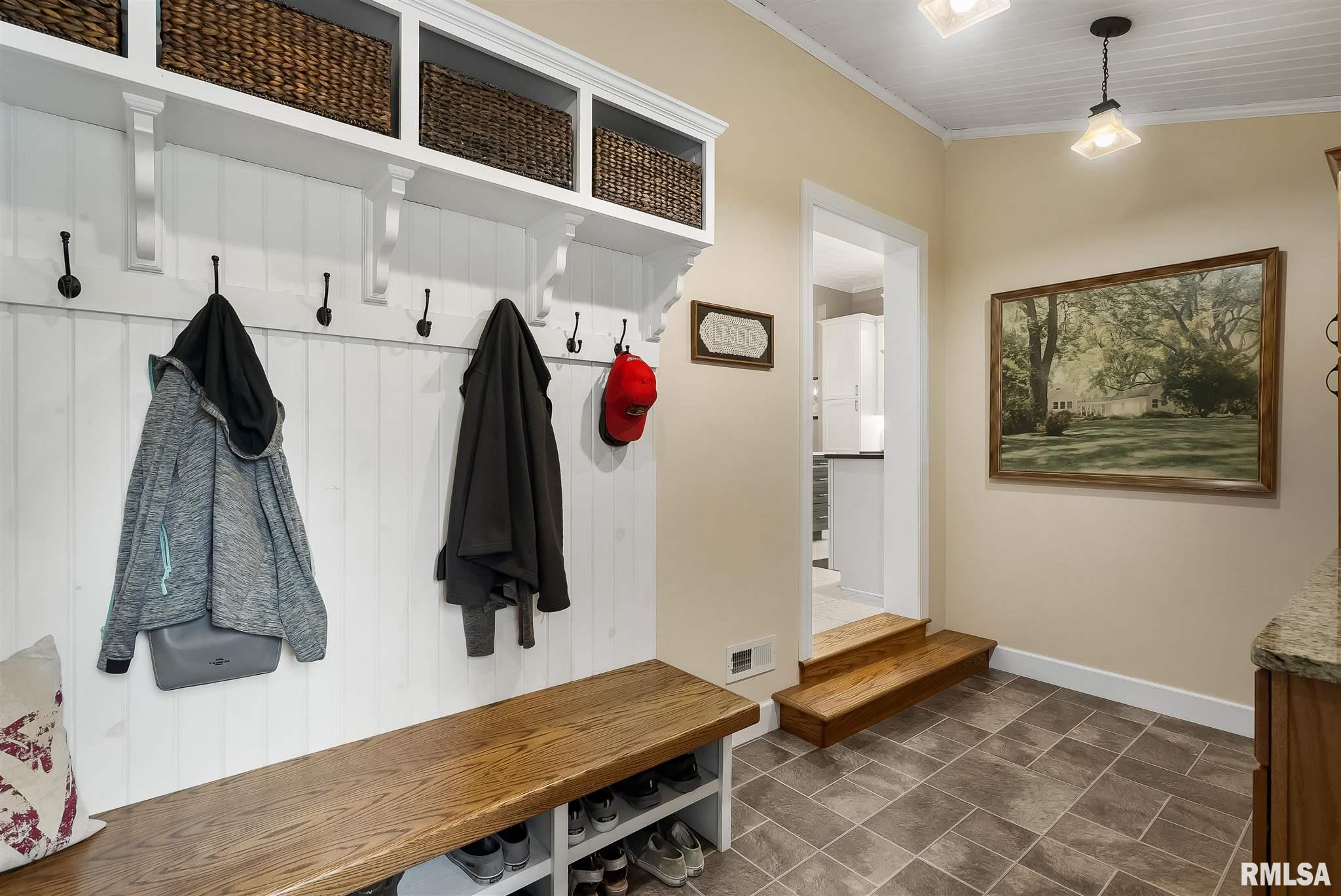 4013 Jersey Ridge Road Davenport, IA 52807 - Photo 17 of 39 Gallery Image 17