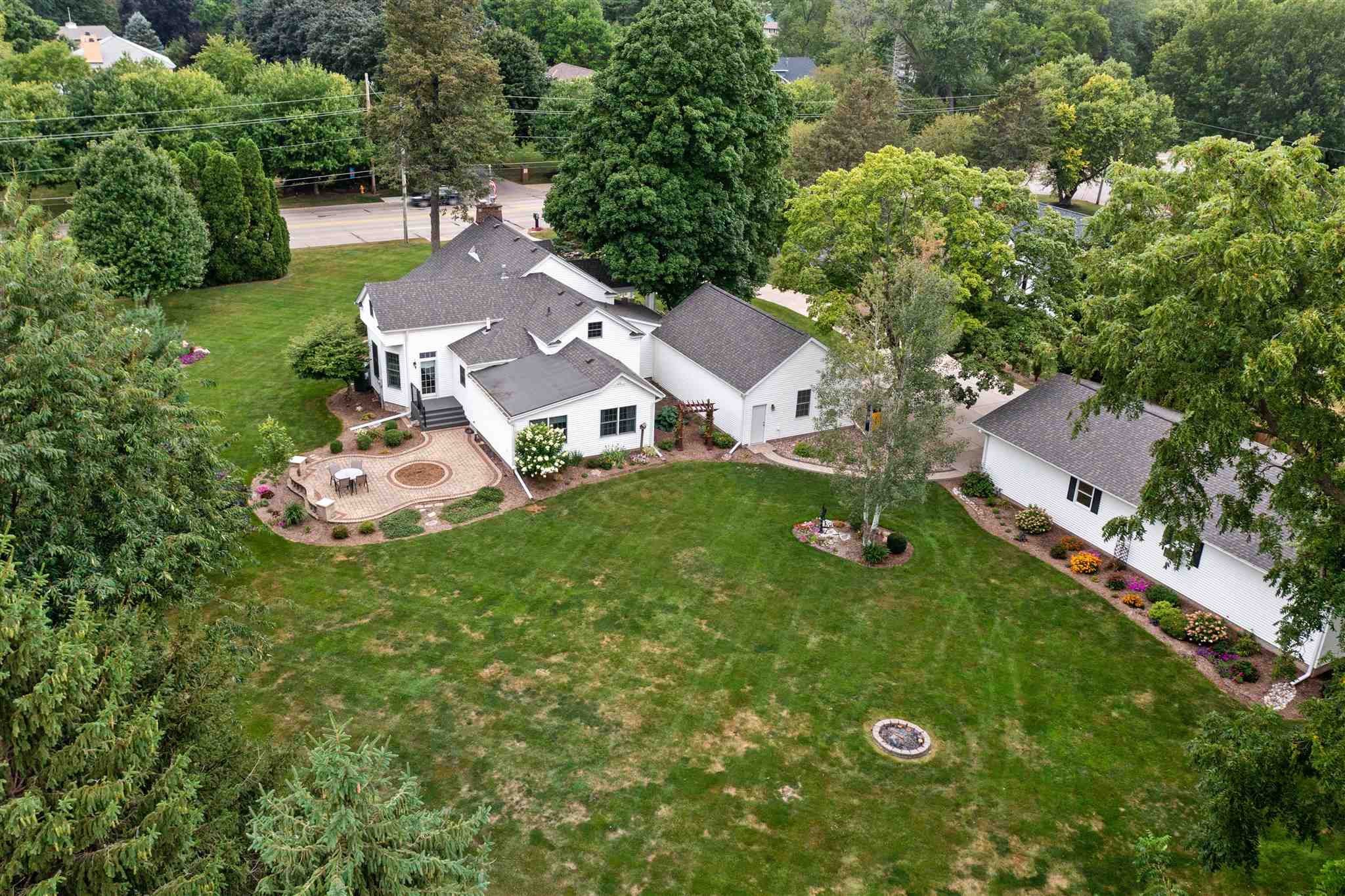 4013 Jersey Ridge Road Davenport, IA 52807 - Photo 2 of 39 Gallery Image 2