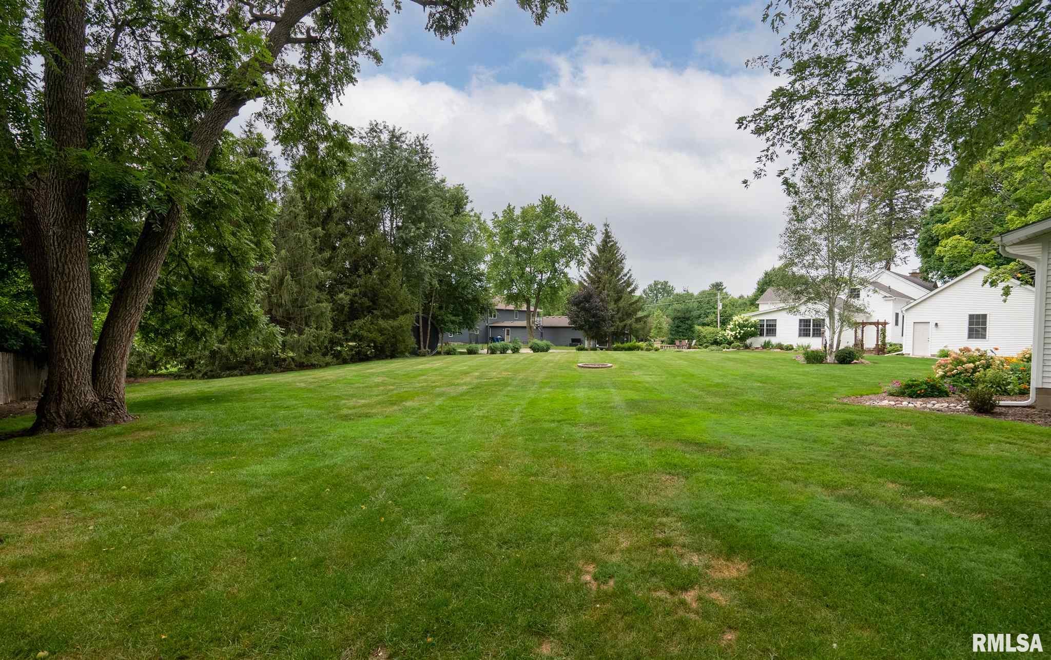 4013 Jersey Ridge Road Davenport, IA 52807 - Photo 5 of 39 Gallery Image 5
