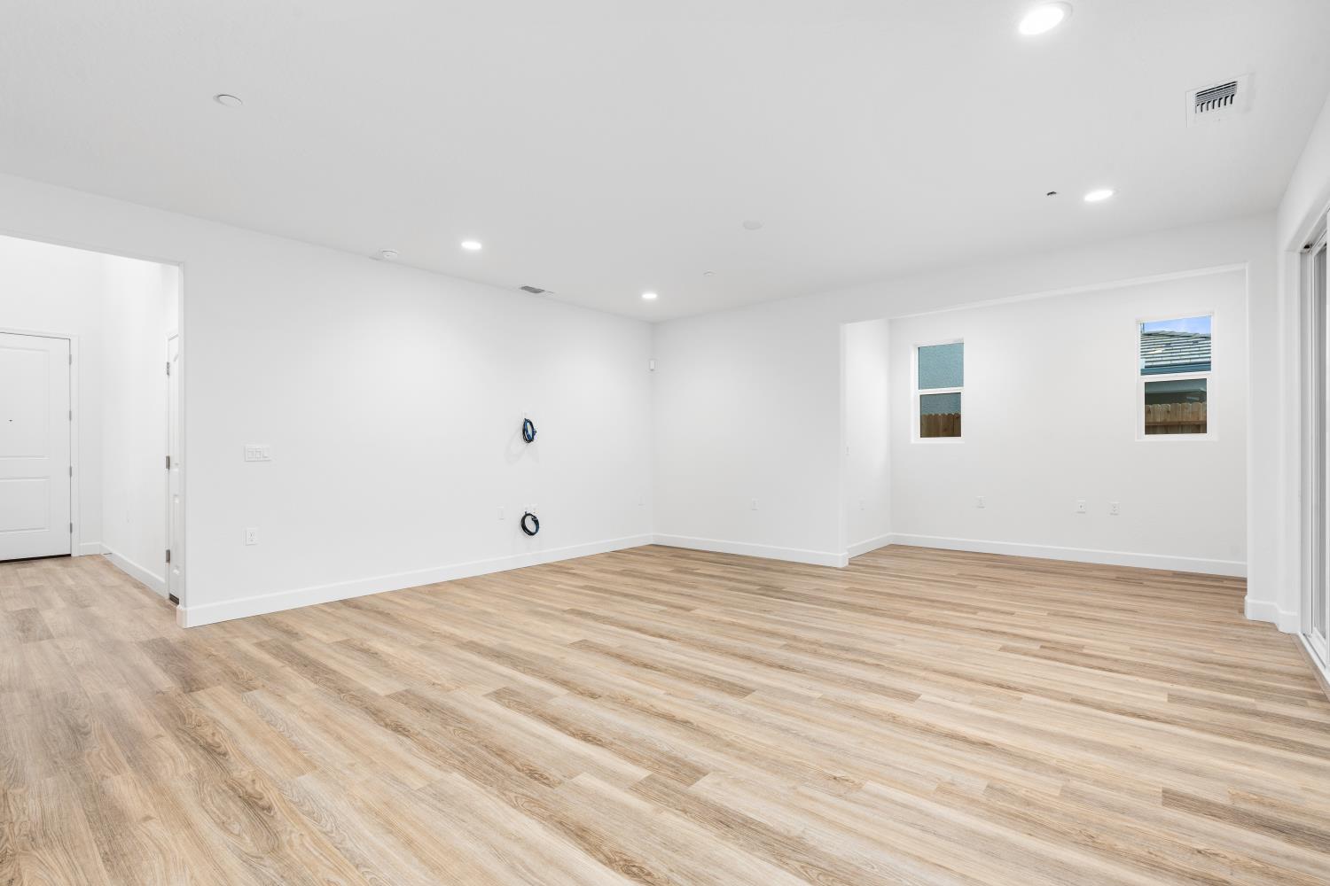 352 South Huckleberry Road Madera, CA 93636 - Photo 8 of 17 a view of an empty room