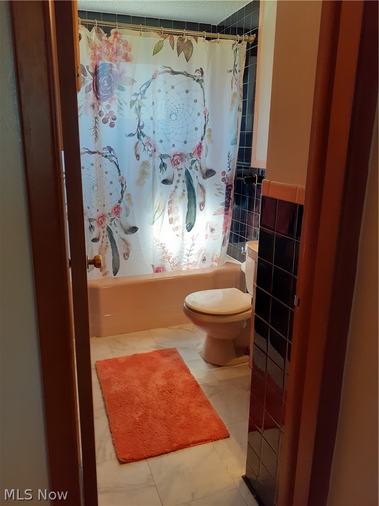 3625 Birchdale Road Northwest Canton, OH 44708 - Photo 17 of 17 Bath with shower head