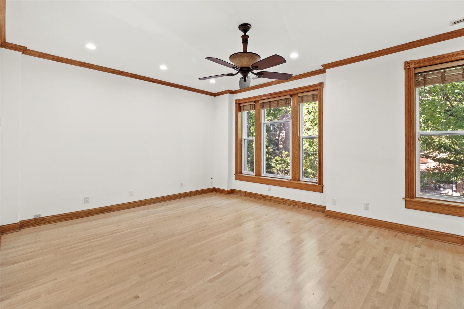 911 North Fairfield Avenue, Unit 2 Chicago, IL 60622 - Photo 12 of 43 a view of an empty room with a window